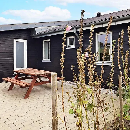 8 Person In Ebberup-by Traum