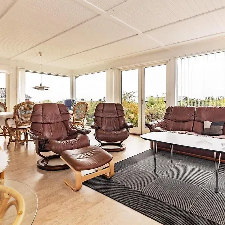 8 Person In Ebberup-by Traum *
